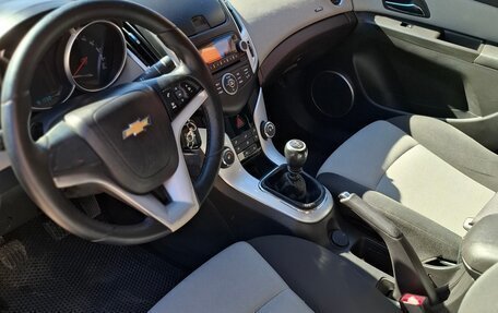 Chevrolet Cruze II, 2014 год, 770 000 рублей, 3 фотография