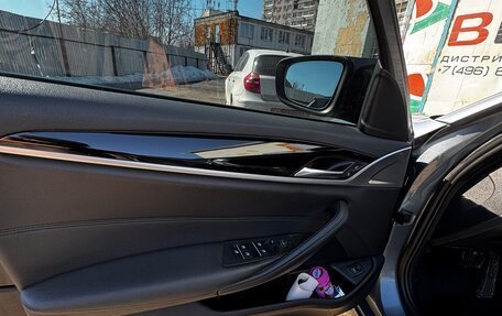 BMW 5 серия, 2018 год, 2 700 000 рублей, 13 фотография