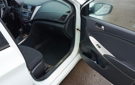 Hyundai Solaris II рестайлинг, 2015 год, 1 300 000 рублей, 7 фотография