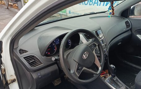 Hyundai Solaris II рестайлинг, 2015 год, 1 300 000 рублей, 5 фотография