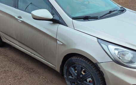 Hyundai Solaris II рестайлинг, 2011 год, 650 000 рублей, 2 фотография