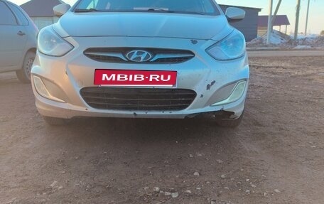 Hyundai Solaris II рестайлинг, 2011 год, 650 000 рублей, 7 фотография