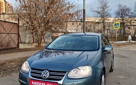 Volkswagen Jetta VI, 2008 год, 830 000 рублей, 2 фотография