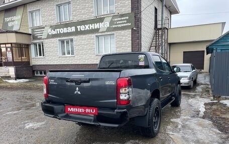 Mitsubishi L200 IV рестайлинг, 2023 год, 3 650 000 рублей, 5 фотография