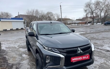 Mitsubishi L200 IV рестайлинг, 2023 год, 3 650 000 рублей, 3 фотография