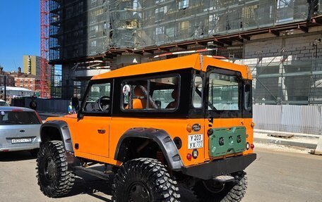 Land Rover Defender I, 1997 год, 2 600 000 рублей, 32 фотография
