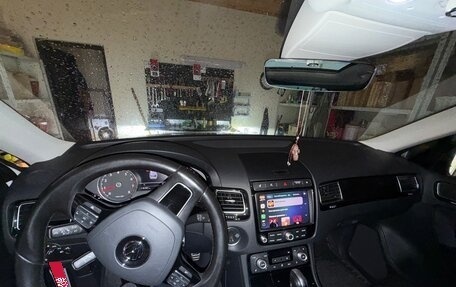 Volkswagen Touareg III, 2017 год, 3 600 000 рублей, 13 фотография