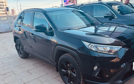 Toyota RAV4, 2021 год, 3 100 000 рублей, 2 фотография