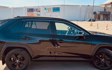 Toyota RAV4, 2021 год, 3 100 000 рублей, 6 фотография