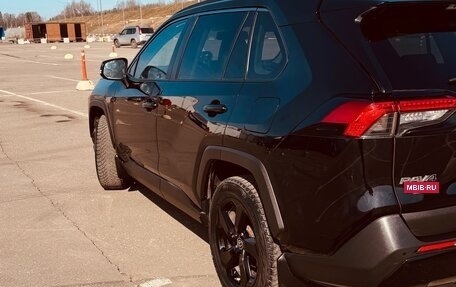 Toyota RAV4, 2021 год, 3 100 000 рублей, 9 фотография