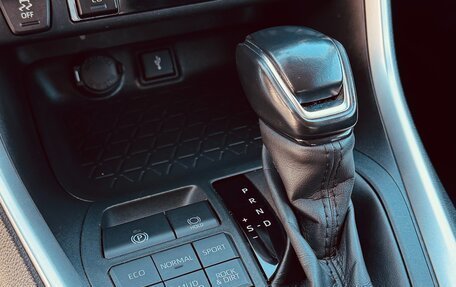 Toyota RAV4, 2021 год, 3 100 000 рублей, 26 фотография