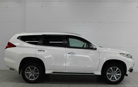 Mitsubishi Pajero Sport III рестайлинг, 2018 год, 2 860 000 рублей, 4 фотография