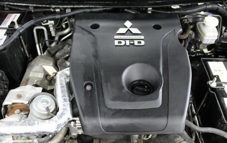 Mitsubishi Pajero Sport III рестайлинг, 2018 год, 2 860 000 рублей, 12 фотография