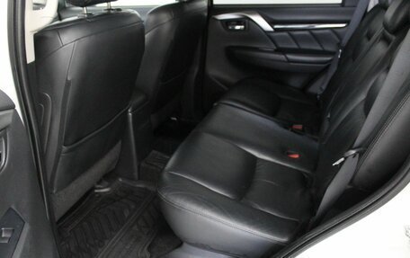 Mitsubishi Pajero Sport III рестайлинг, 2018 год, 2 860 000 рублей, 14 фотография