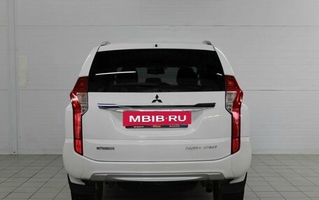 Mitsubishi Pajero Sport III рестайлинг, 2018 год, 2 860 000 рублей, 7 фотография