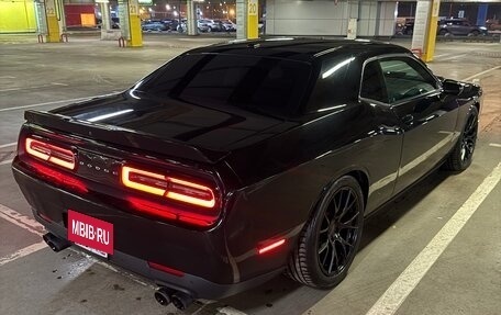 Dodge Challenger III рестайлинг 2, 2019 год, 3 499 999 рублей, 5 фотография