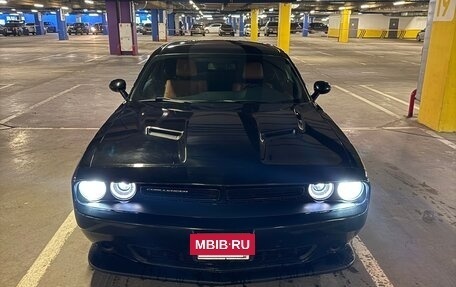 Dodge Challenger III рестайлинг 2, 2019 год, 3 499 999 рублей, 6 фотография