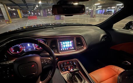 Dodge Challenger III рестайлинг 2, 2019 год, 3 499 999 рублей, 19 фотография