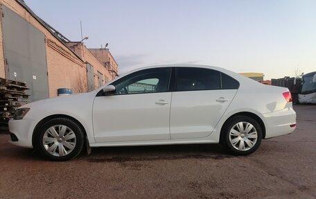 Volkswagen Jetta VI, 2011 год, 685 000 рублей, 2 фотография