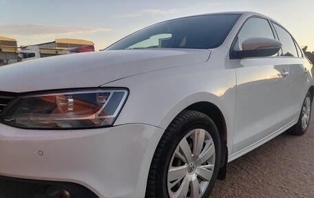 Volkswagen Jetta VI, 2011 год, 685 000 рублей, 3 фотография