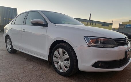 Volkswagen Jetta VI, 2011 год, 685 000 рублей, 6 фотография