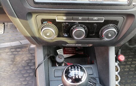 Volkswagen Jetta VI, 2011 год, 685 000 рублей, 12 фотография