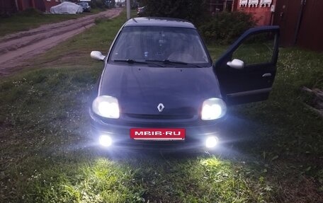 Renault Clio III, 2000 год, 300 000 рублей, 8 фотография