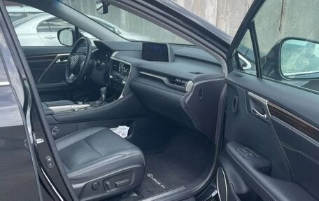 Lexus RX IV рестайлинг, 2018 год, 4 200 000 рублей, 8 фотография