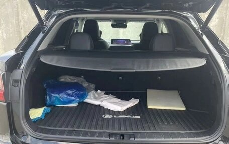 Lexus RX IV рестайлинг, 2018 год, 4 200 000 рублей, 5 фотография