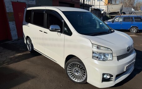 Toyota Voxy II, 2012 год, 828 000 рублей, 6 фотография