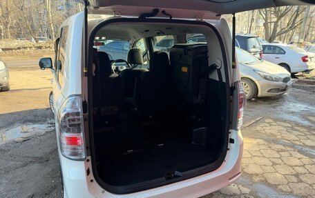 Toyota Voxy II, 2012 год, 828 000 рублей, 10 фотография