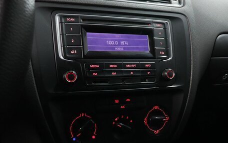 Volkswagen Jetta VI, 2015 год, 1 070 000 рублей, 10 фотография