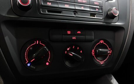 Volkswagen Jetta VI, 2015 год, 1 070 000 рублей, 14 фотография