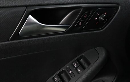 Volkswagen Jetta VI, 2015 год, 1 070 000 рублей, 15 фотография