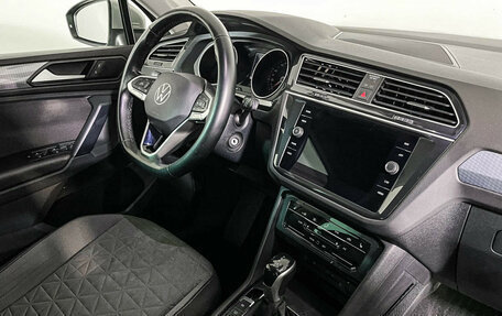 Volkswagen Tiguan II, 2021 год, 2 997 000 рублей, 9 фотография