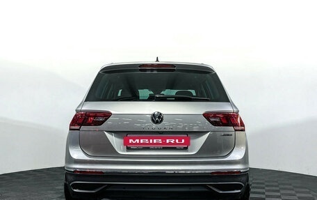 Volkswagen Tiguan II, 2021 год, 2 997 000 рублей, 6 фотография