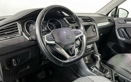 Volkswagen Tiguan II, 2021 год, 2 997 000 рублей, 13 фотография