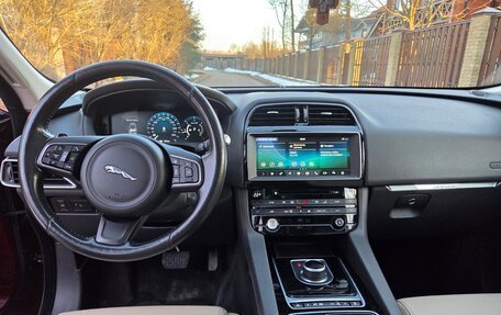 Jaguar F-Pace, 2017 год, 2 490 000 рублей, 13 фотография