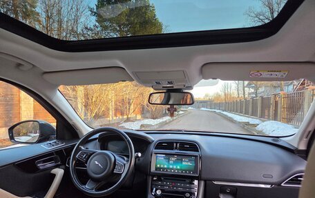 Jaguar F-Pace, 2017 год, 2 490 000 рублей, 15 фотография