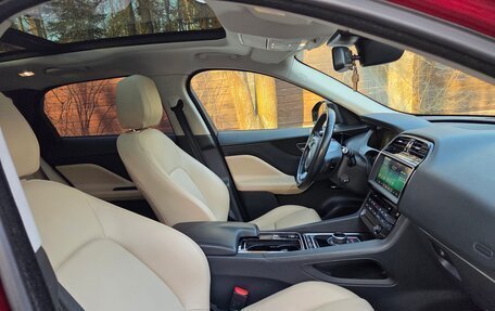 Jaguar F-Pace, 2017 год, 2 490 000 рублей, 17 фотография