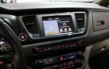 KIA Carnival III, 2017 год, 2 350 000 рублей, 12 фотография