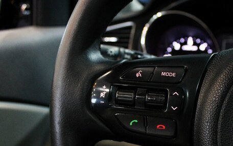 KIA Carnival III, 2017 год, 2 350 000 рублей, 15 фотография