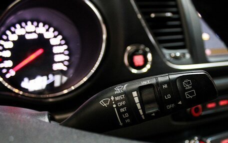 KIA Carnival III, 2017 год, 2 350 000 рублей, 17 фотография