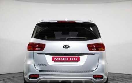 KIA Carnival III, 2018 год, 2 499 000 рублей, 6 фотография