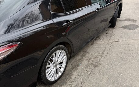 Toyota Camry, 2018 год, 2 550 000 рублей, 4 фотография