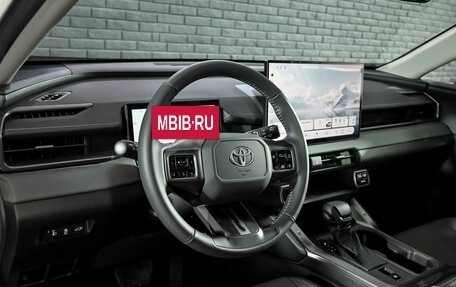 Toyota RAV4, 2025 год, 4 690 000 рублей, 12 фотография