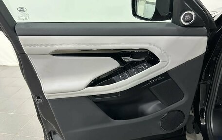 Land Rover Range Rover Evoque II, 2025 год, 6 090 000 рублей, 19 фотография