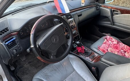 Mercedes-Benz E-Класс, 1997 год, 470 000 рублей, 12 фотография