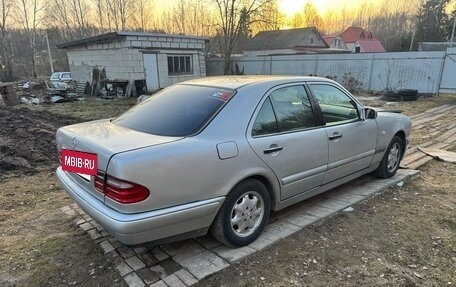 Mercedes-Benz E-Класс, 1997 год, 470 000 рублей, 6 фотография