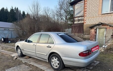 Mercedes-Benz E-Класс, 1997 год, 470 000 рублей, 4 фотография
